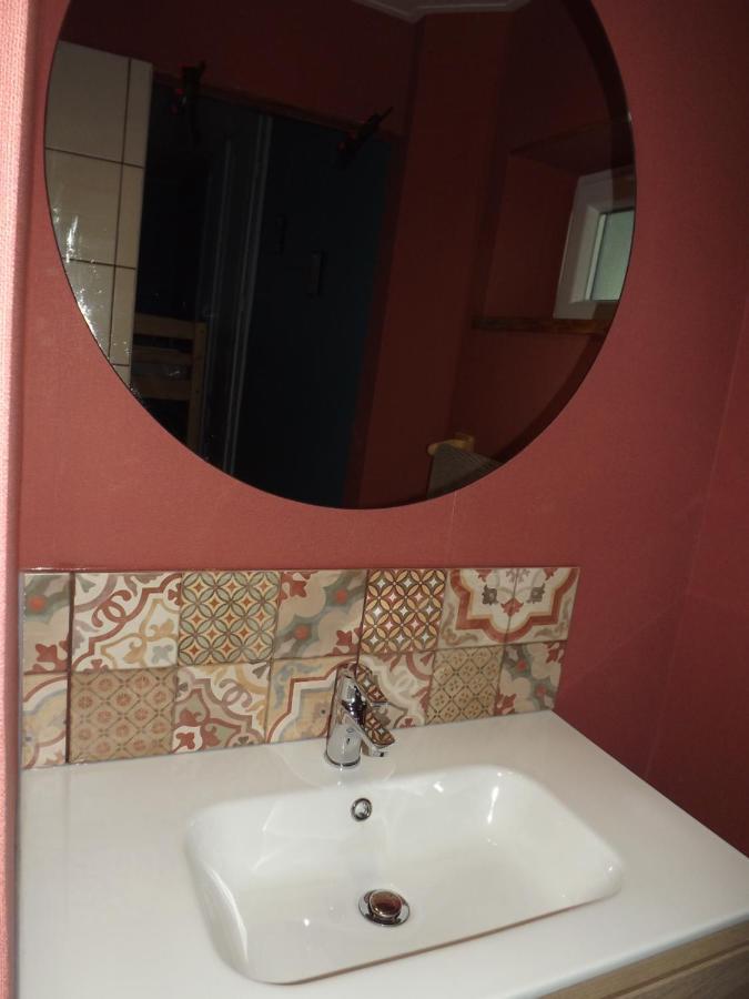 Gite La Petite Ecluse En Bord De Loue Lods 外观 照片